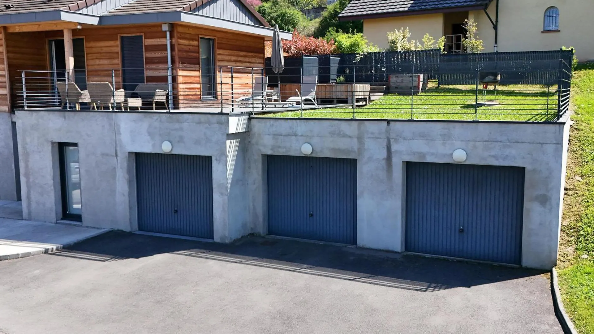 Charmante Maison A Evian Avec Terrasse Et Parking - Fr-1-498-113